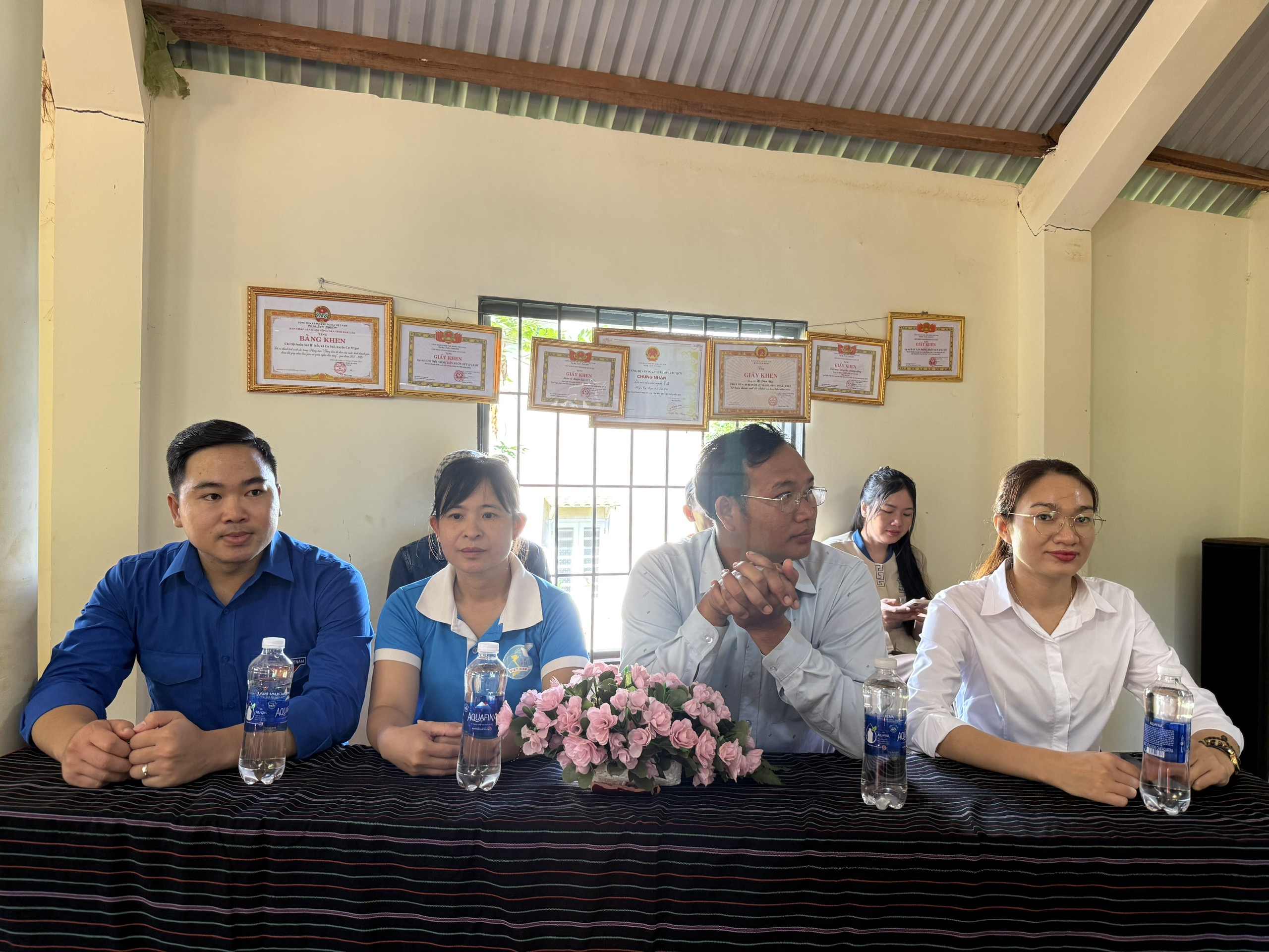 Các đại biểu tham dự chương trình. Ảnh T.Dũng